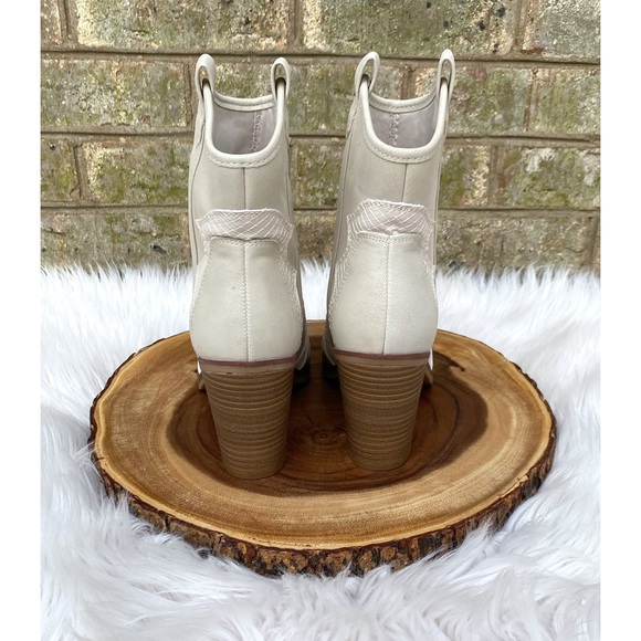 NWOB Altar’d State Simmone Crocodile Western Booties - Picture 8 of 10